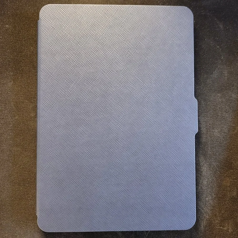 Authentic Omoton Kindle Paperwhite (pre-2018 models) hardshell case, NIB, blue